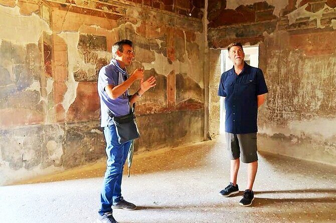 Easy Hercunaleum - Private tour (skip-the-line) - The on-site museum: sculptures and jewelry that sharpen what you saw outside