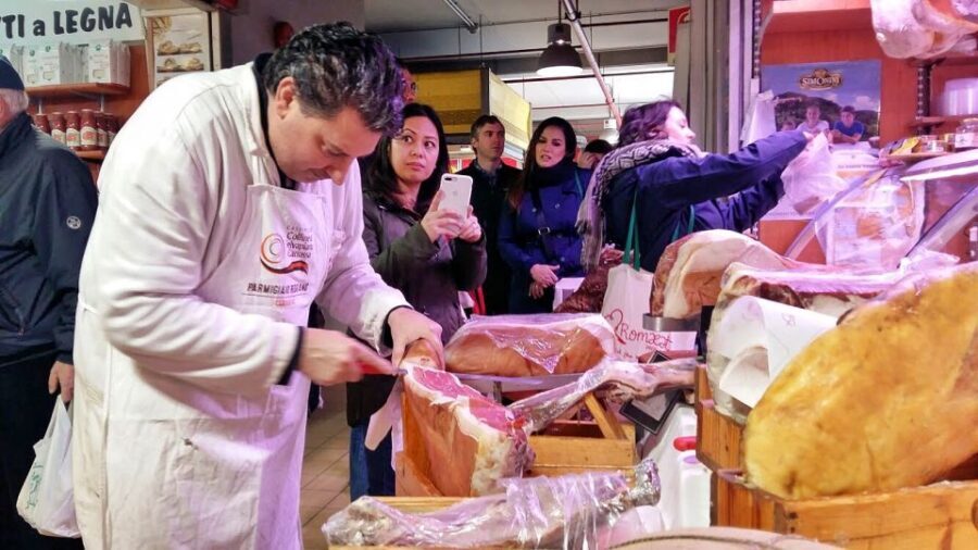 Eat Like a Roman - Traditional Food, Local Market & History - The biggest farmers market in Italy: how families run Rome