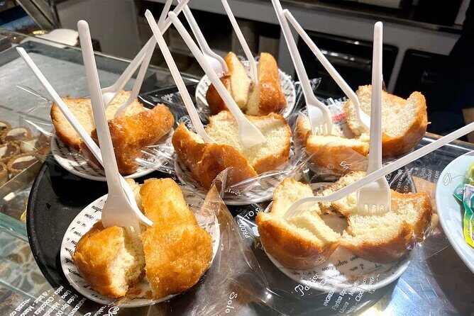 Eating Naples Street Food Tour with Guided Tasting and Sightseeing - Why Naples Street Food Fits a Guided Walk