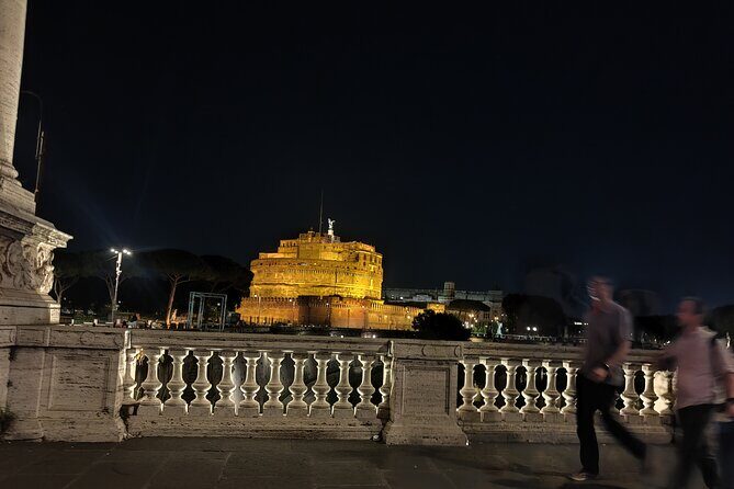 Elegant Rome by Night Tour with Local Driver-Guide & Dinner - Castel Sant’Angelo views and Piazza Venezia, Rome’s loud center