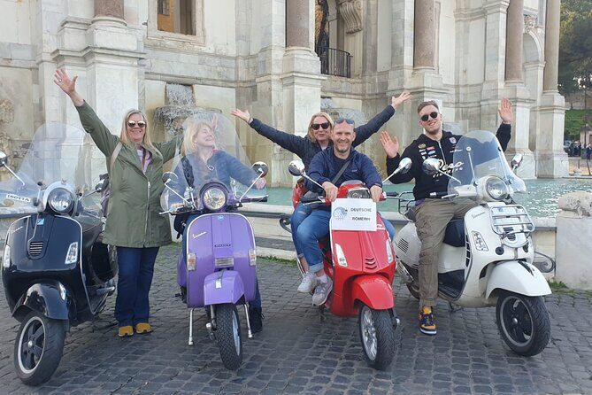 English: Vespa Tour Rome- Experience like a Roman - Key Highlights You’ll Notice Right Away