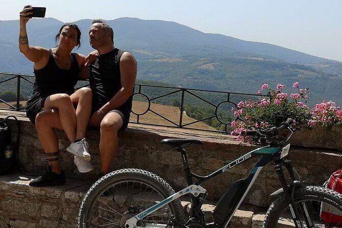 Enobike tour to Lake Corbara and Titignano Castle - The ride’s real star: Lake Corbara and the wildlife factor