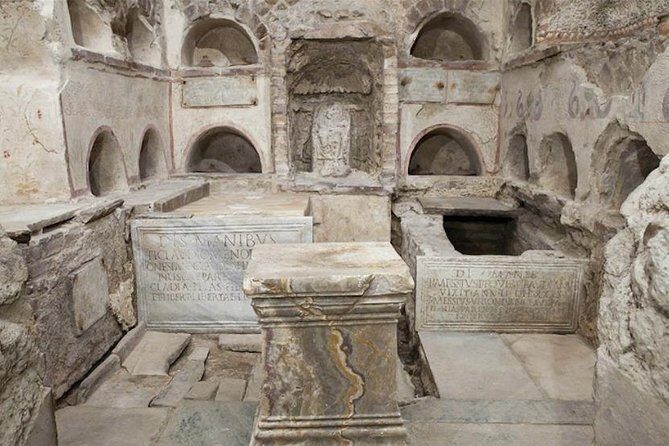 Excavation Tour to the Tomb of St. Peter's & St. Peter's Basilica - Jubilee-era changes and Scavi cancellations: the risk to understand
