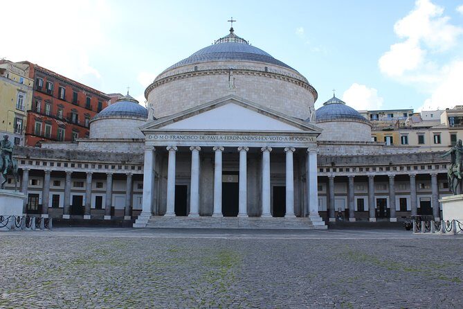 Exciting private tour of the Royal Palace and Bourbon Gallery - Galleria Borbonica: the Bourbon tunnels and the raft over an underground canal