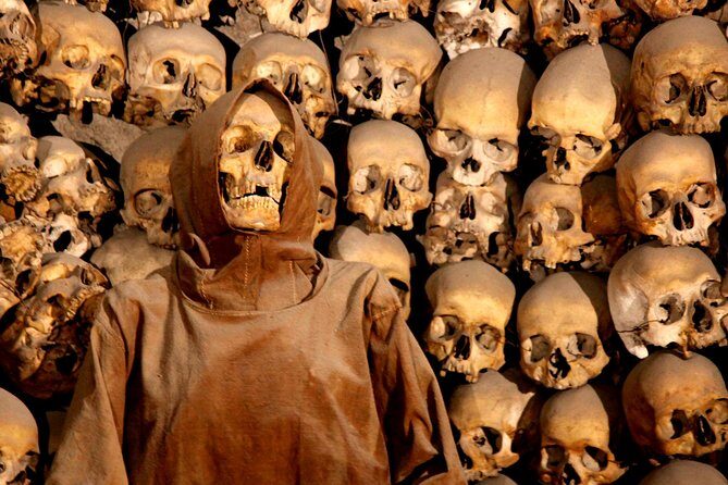 Exclusive After-Hours: Crypts, Catacombs & Bone Chapel Tour - Guides, commentary style, and what to expect from the group