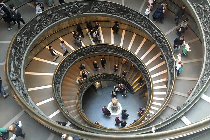 Exclusive Vatican Guided Tour Vatican Museums and Sistine Chapel - Meeting Point: how to start at the right door