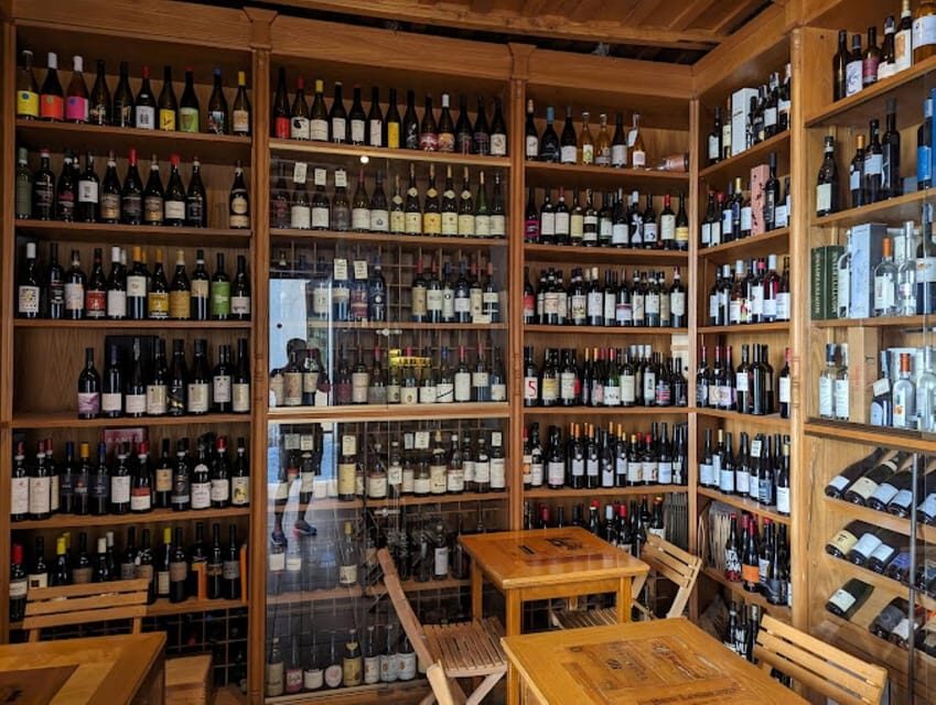 Experience Rome: Exclusive Wine Tasting in the city center! - Angolo Divino in the city center: what the setting gives you