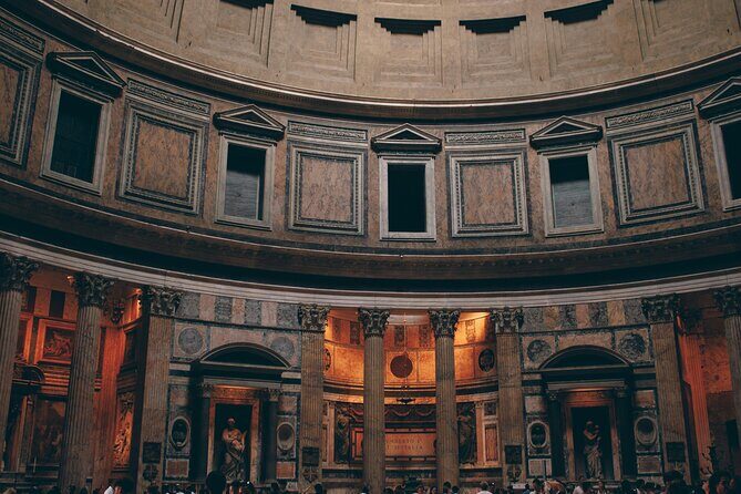 Experience: The Pantheon Audio Tour - The heart of the visit: standing under the Pantheon dome