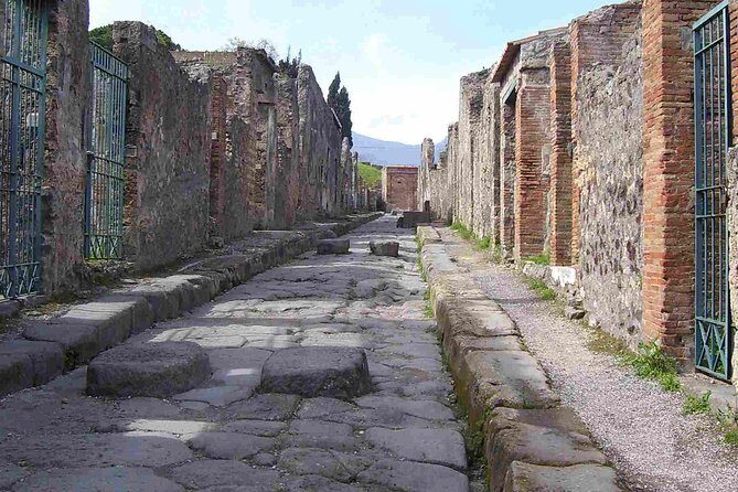 Explore Pompeii: 2-Hour Guided Walking Tour with Included Ticket - Who This Tour Fits Best