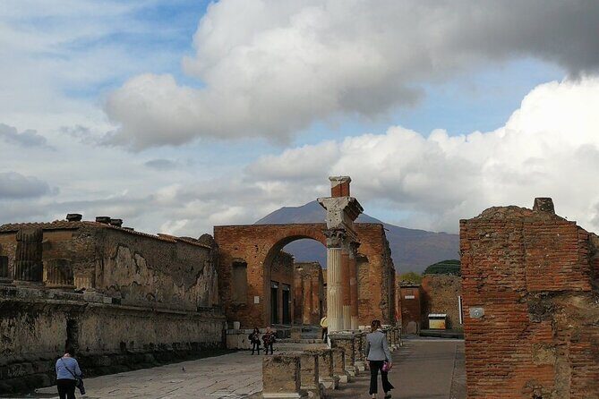 Explore Pompeii: 2-Hour Guided Walking Tour with Included Ticket - Should You Book This Pompeii Skip-the-Line Tour?