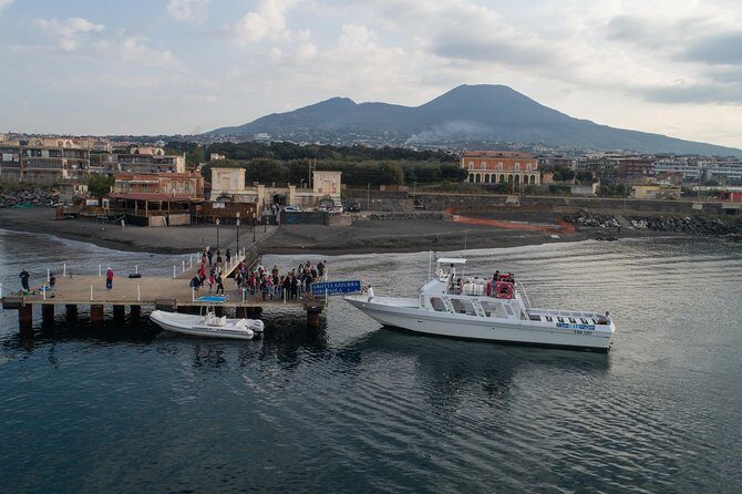 Exploring Capri and Anacapri from Rome: Sea and City Day Trip - Capri by Foot and Anacapri by Minibus: Piazetta, Lunch, Limoncello, and Gardens
