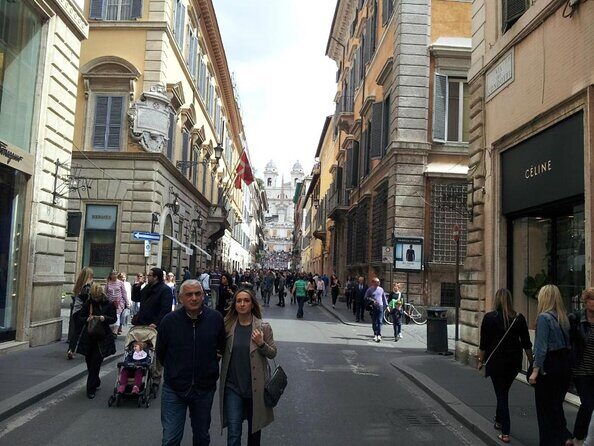 Fendi Experience: the pure essence of Roman high fashion - Key highlights to look for