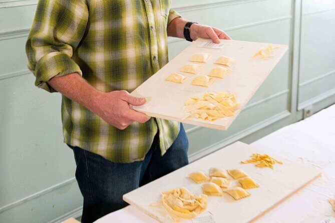 Fettuccine Ravioli and Tiramisu Cooking Class in Rome - Drinks and the final sip: a small Rome ritual