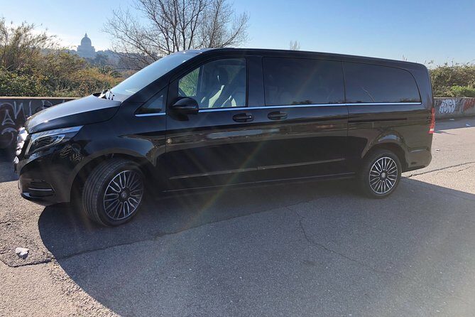 Fiumicino Airport private transfers with luxury Mercedes van - Door-to-Door Drops in Rome: Hotel, B&B, or Apartment Entry