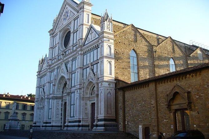 Florence and Pisa from Rome: Enjoy a Full Day Private Tour - Piazza della Signoria and Ponte Vecchio: the walk that ties the story together