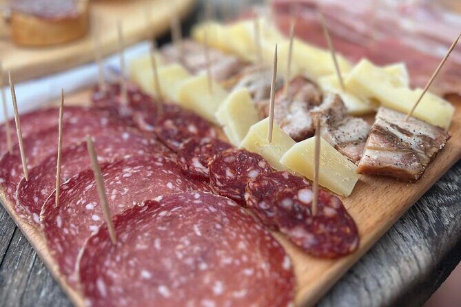 food Tour in the Spanish Quarter of Naples - A 5:30 pm start in the Spanish Quarter: why timing matters