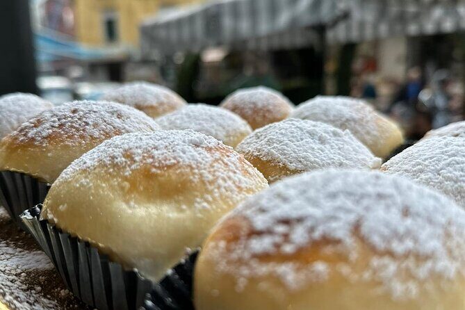 food Tour in the Spanish Quarter of Naples - Sonia’s limoncello shop and bruschetta: sweet-citrus meets tomato season