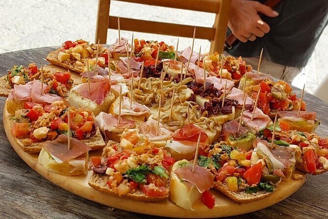 food Tour in the Spanish Quarter of Naples - Aperol Spritz hour: when a drink becomes part of the culture