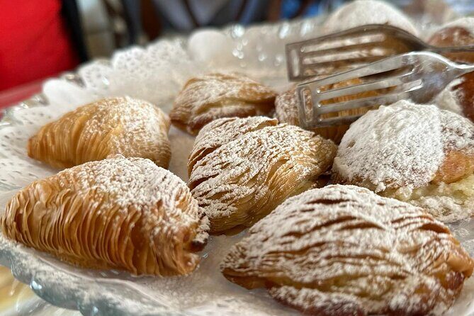 food Tour in the Spanish Quarter of Naples - The Spanish Quarter walk: what you should watch for