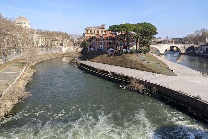 Free Urban Trekking with an Archaeologist - Isola Tiberina: legends on the Tiber’s small island