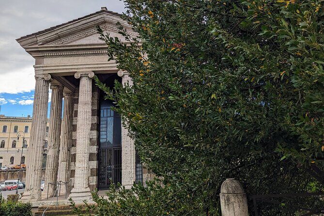 Free Urban Trekking with an Archaeologist - Teatro di Marcello: the theater that feels like a medieval castle