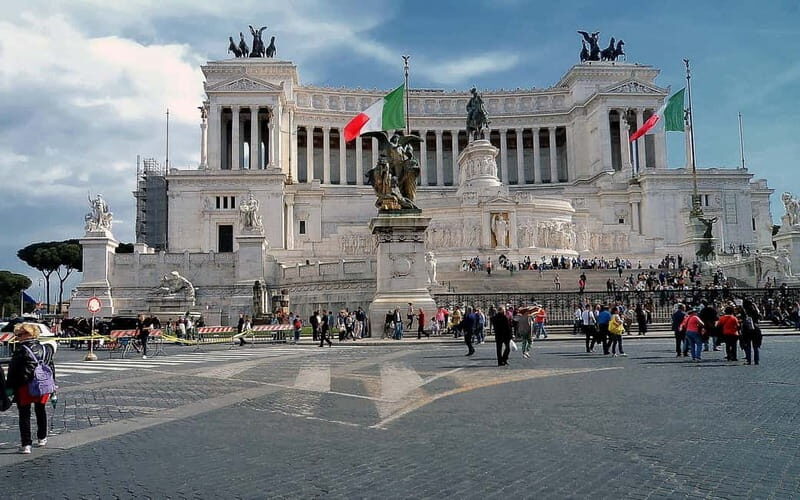 From Civitavecchia: Hop-On Hop-Off Rome Tour & Bus Transfer - On-Board Wi‑Fi and Free Commentary: How You Use the Time