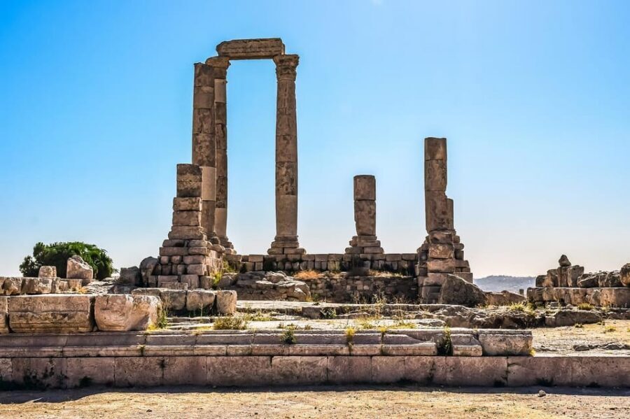 From Herculaneum to Pompeii: Audioguides + Entrance Tickets - Starting at the Herculaneum entrance: get oriented fast