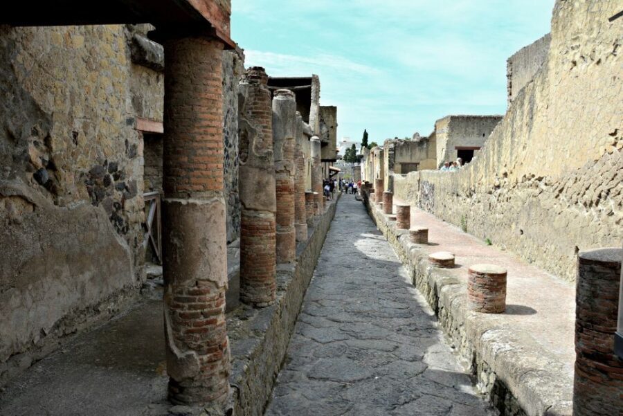 From Naples: 2-Hour Herculaneum Kid-Friendly Tour - Key things you’ll get from this kid-friendly Herculaneum tour
