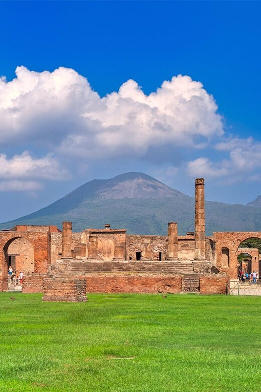 From Naples: Archeological day to Pompeii and Herculaneum - A comfortable bus day to Pompeii and Herculaneum from Naples