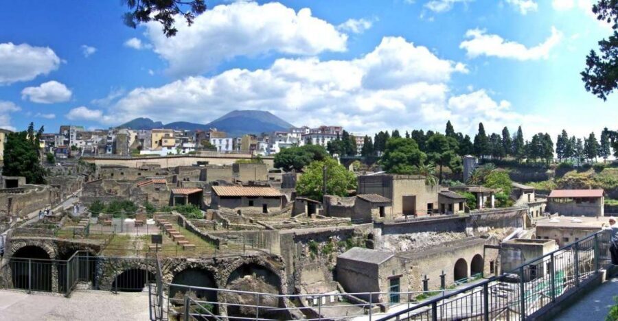 From Naples: Day Trip to Herculaneum with skip the line - Herculaneum in 4 hours: a realistic way to see a major site