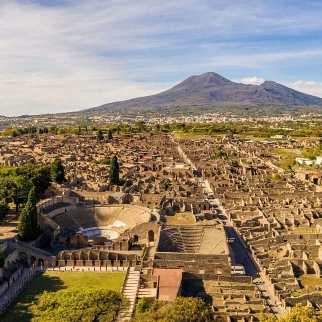 From Naples: Guided Pompei & Mount Vesuvius with Pizza Lunch - Pompeii: walking a Roman city saved by ash