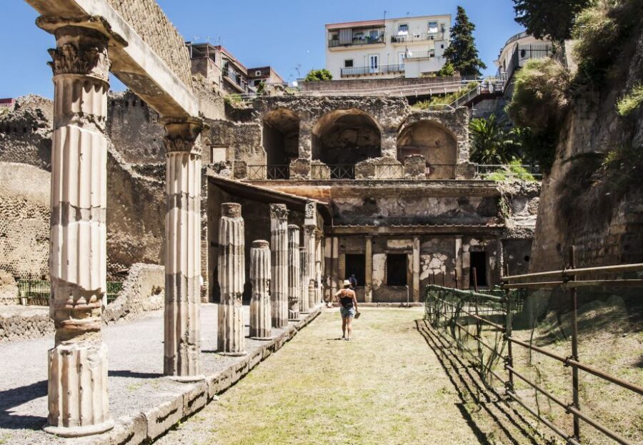 From Naples: Herculaneum Skip-the-Line Guided Tour - What to Bring (So Your Photos Don’t Suffer)