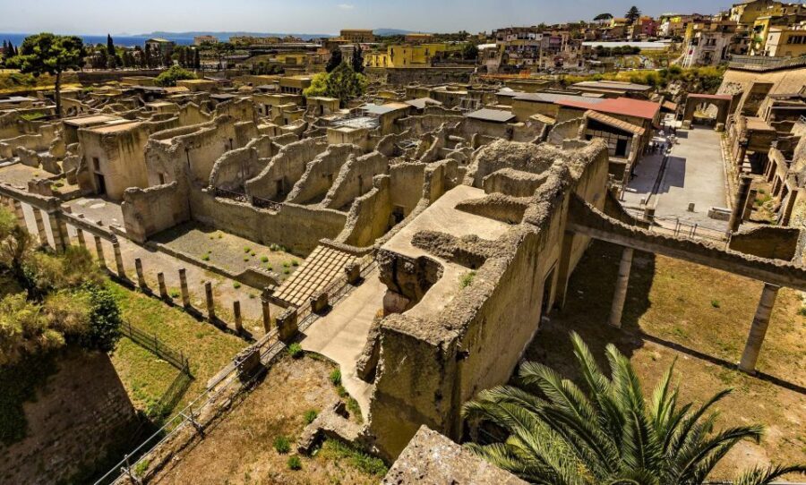 From Naples: Herculaneum, Vesuvius, and Pompeii Trip - Naples Pickup at Via Galileo Ferraris: Where the day starts cleanly