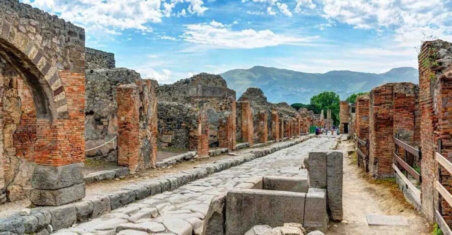 From Naples or Pompeii: Pompeii Skip-the-Line Entry and Tour - Who this Pompeii tour suits best (and who might want more time)