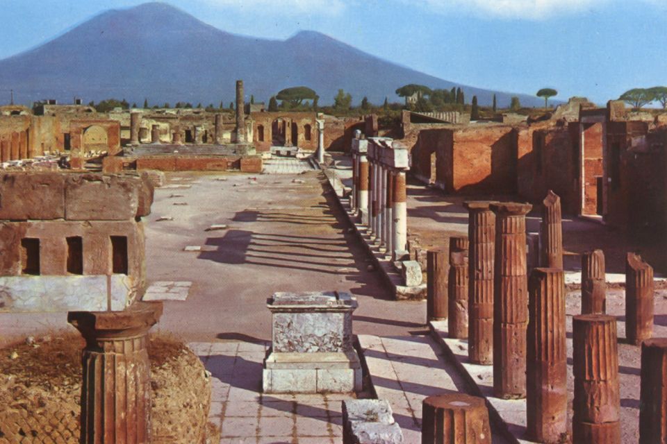 From Naples: Pompeii and Sorrento Full-Day Tour - Meta di Sorrento viewpoint: the bay break your day needs