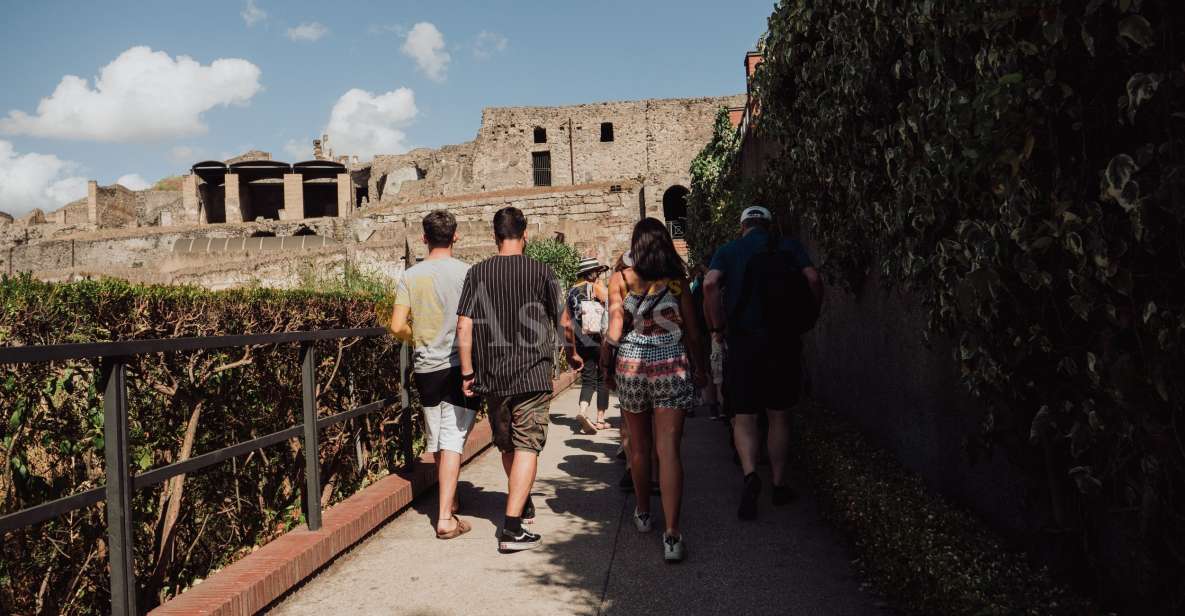 From Naples: Pompeii & Herculaneum with Archaeologist Guide - The 40-Minute Pompeii Lunch Break: Use It Like a Pro