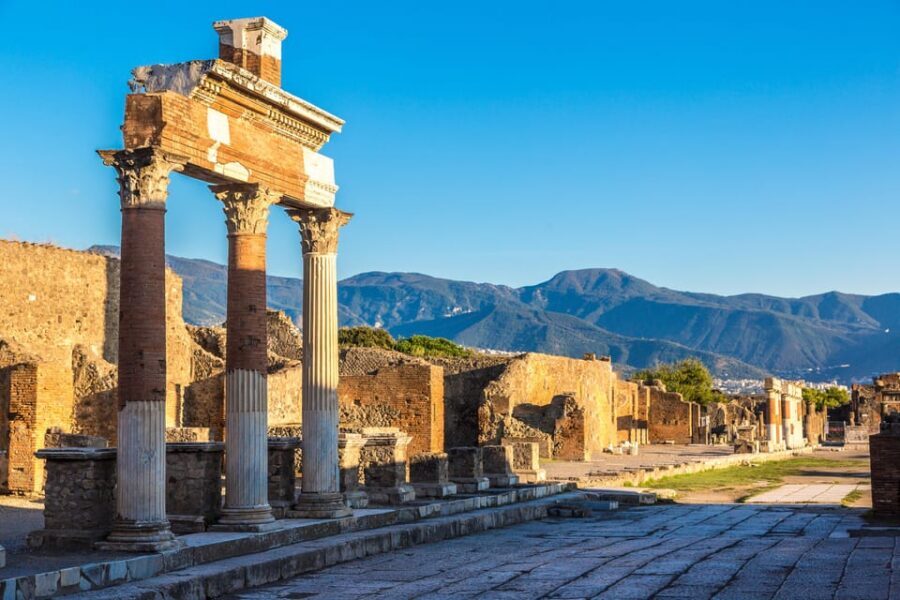 From Naples Port:Pompeii+Vesuvius tour - Who should book this Pompeii and Vesuvius combo?