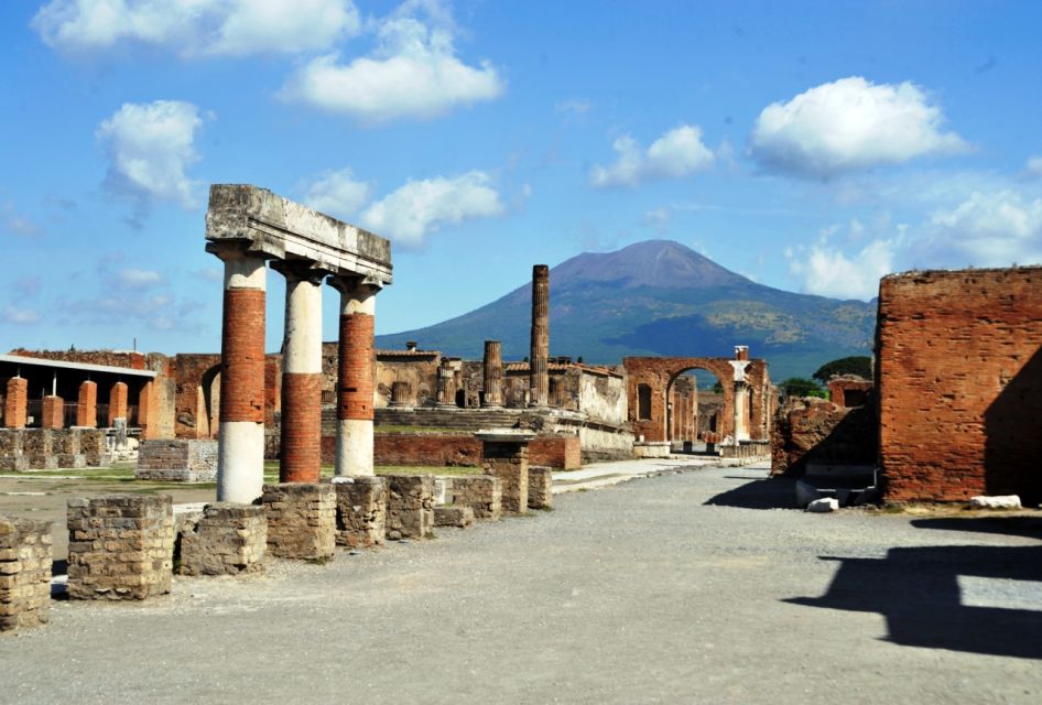 From Naples: Private Transfer to Positano with Pompeii Stop - Inside the Pompeii stop: what 2 hours can realistically do