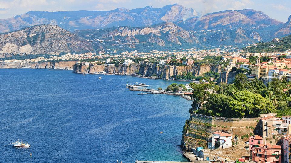 From Naples: Sorrento and Amalfi Coast Shared Day Trip - Comfort and packing for a long day of steps and sun