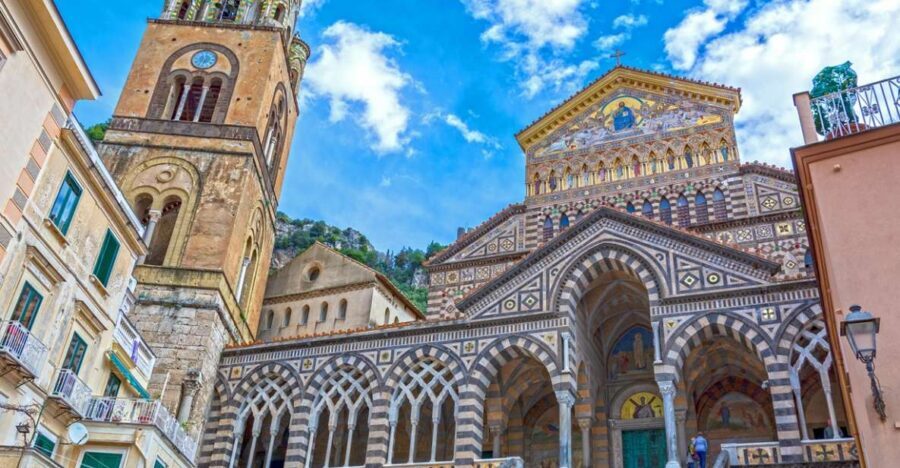 From Pompei: Amalfi Coast by bus - Meeting at Via Roma 32 and what the driver actually does for you