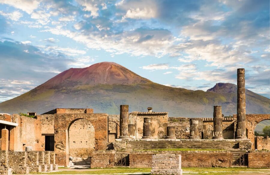 From Pompeii: Mont Vesuvius excursion - Pompeii pickup to the Vesuvius approach: Porta Marina Superiore to the park