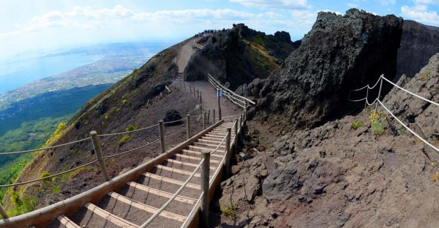 From Pompeii: Mont Vesuvius excursion - The walk to the crater: a short effort with real payback
