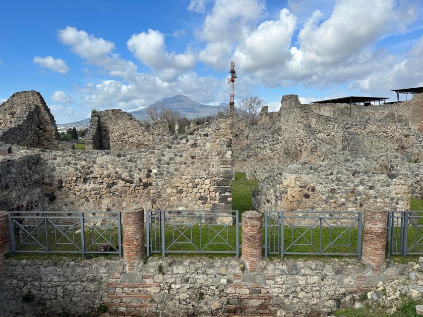 From Pompeii: Vesuvius excursion + Pompeii guided tour - What to bring (and what to do with your energy)