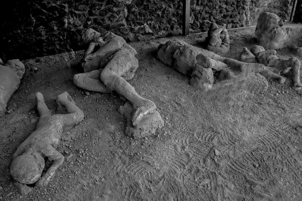 From Pompeii: Vesuvius excursion + Pompeii guided tour - Getting started at Porta Marina Superiore (Via Marina, 6)