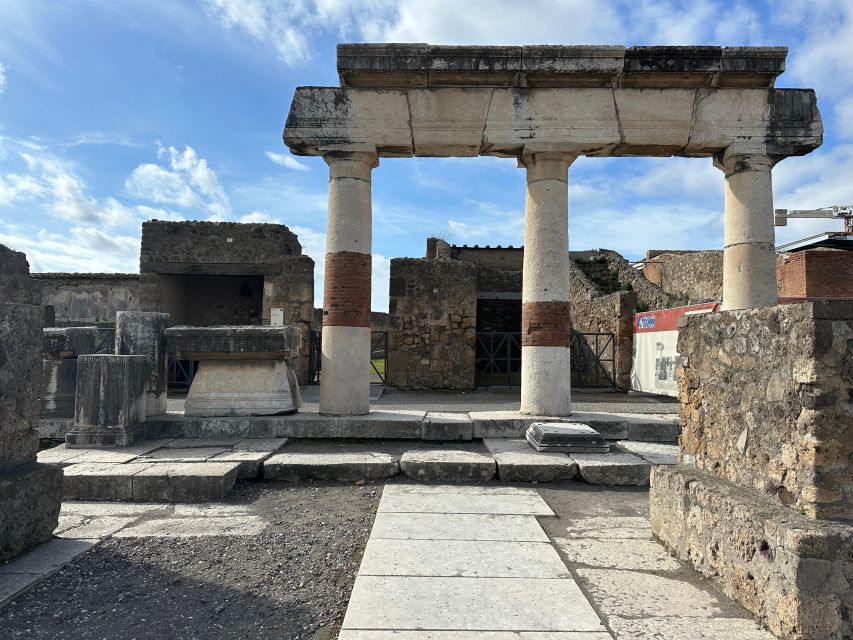 From Pompeii: Vesuvius excursion + Pompeii guided tour - The van ride: how the day sets context before you climb