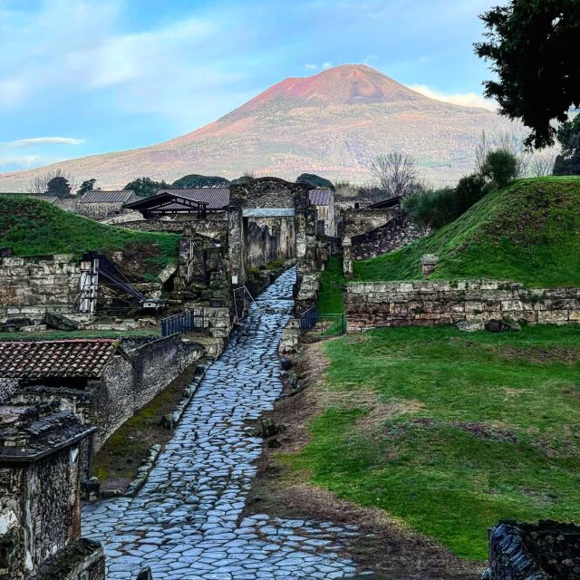 From Positano: Pompeii and Vesuvius Guided Tour - Group Size and Guide Quality: Why “Small” Changes the Day