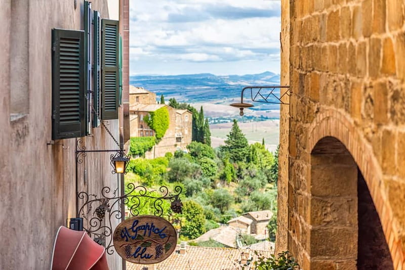 From Roma: Montepulciano and Montalcino, on the Wine Routes - What to bring so the day stays comfortable