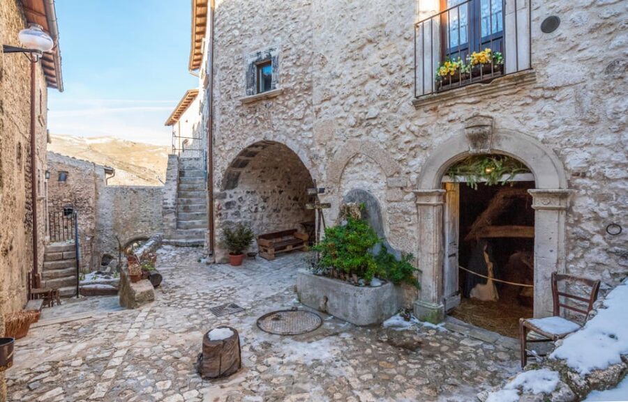 From Rome: Day trip to Abruzzo, Hidden Gem of Italy - Santo Stefano di Sessanio: medieval village time, guided properly