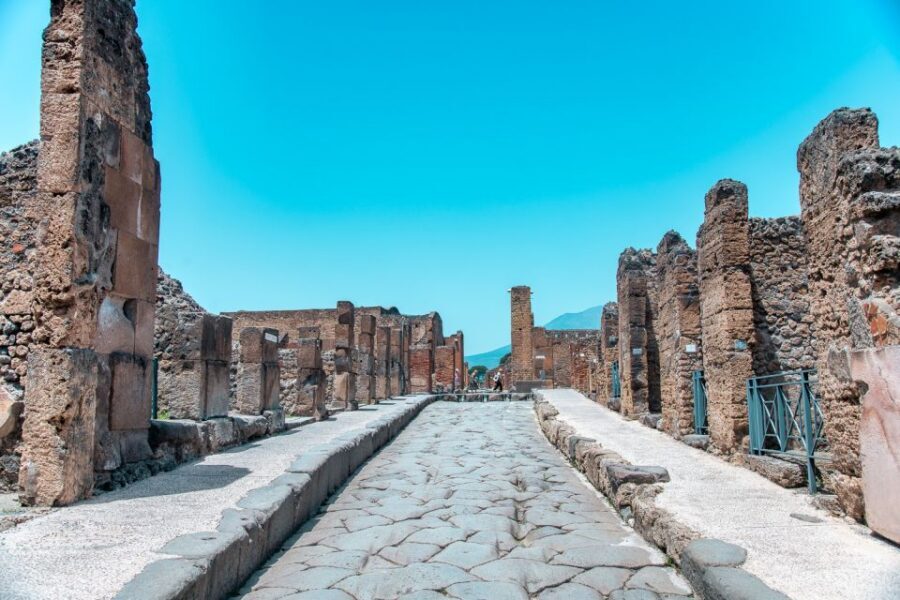 From Rome: Day Trip to Pompeii, Positano, and Amalfi - Gladiators, theatres, shops, and noble houses: how to prioritize in Pompeii