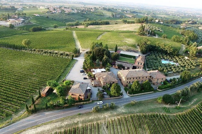 From Rome: Day Trip to Tuscany & Siena with lunch & Wine Tasting - San Gimignano: The Manhattan of Tuscany With a Local-Tip Boost